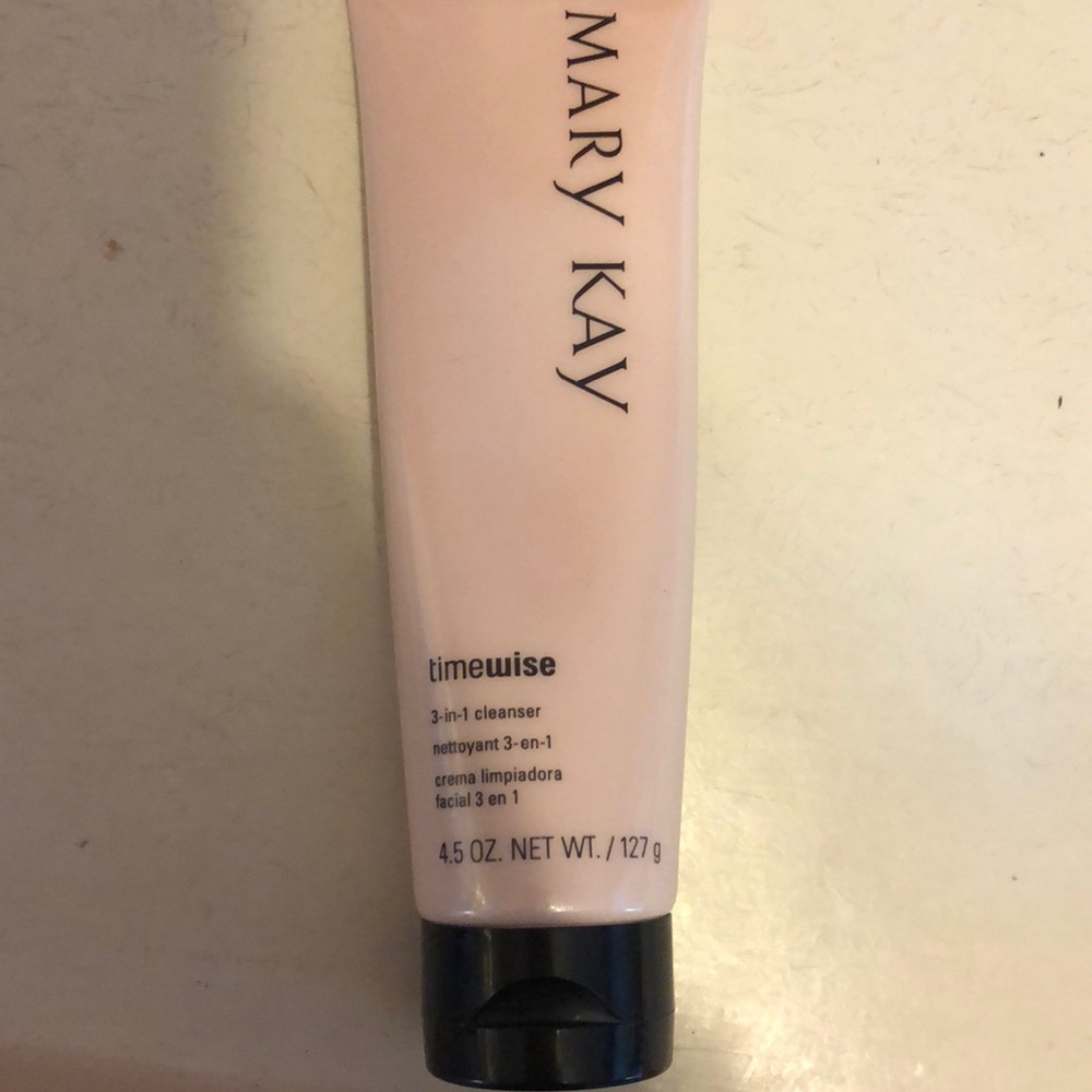 Mary Kay 3 in 1 cleanser